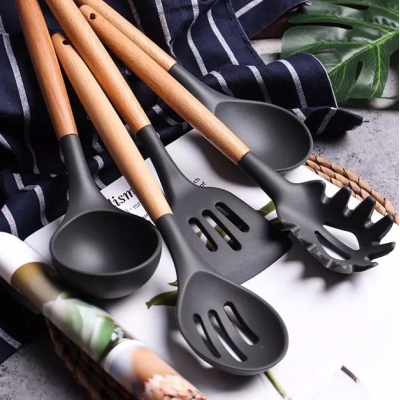 Силиконовый кухонный набор принадлежностей с деревянной ручкой 12 предметов Черный